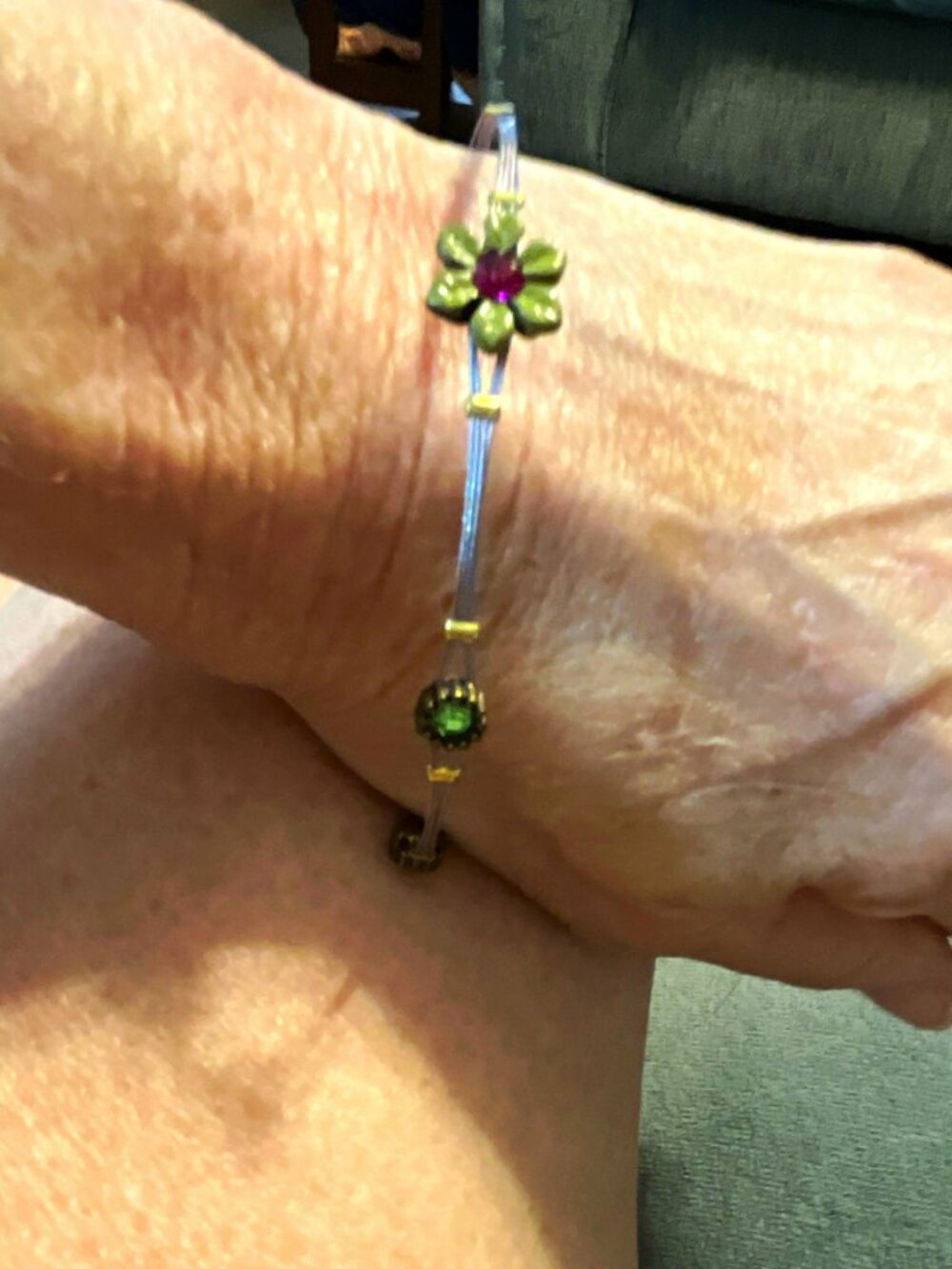 Silver Tone Wire Bangle Bracelet Green Round Crystal Flower Charm Accent